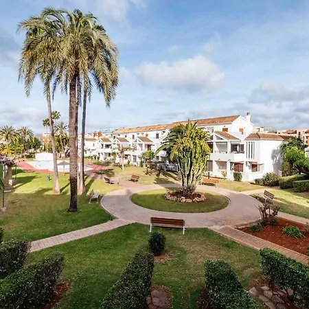 Mare Nostrum Junto A La Marina