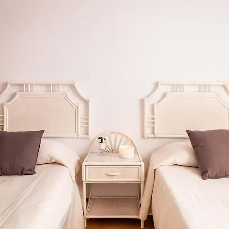 Mare Nostrum Junto A La Marina Apartman