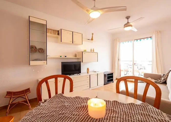 Mare Nostrum Junto A La Marina