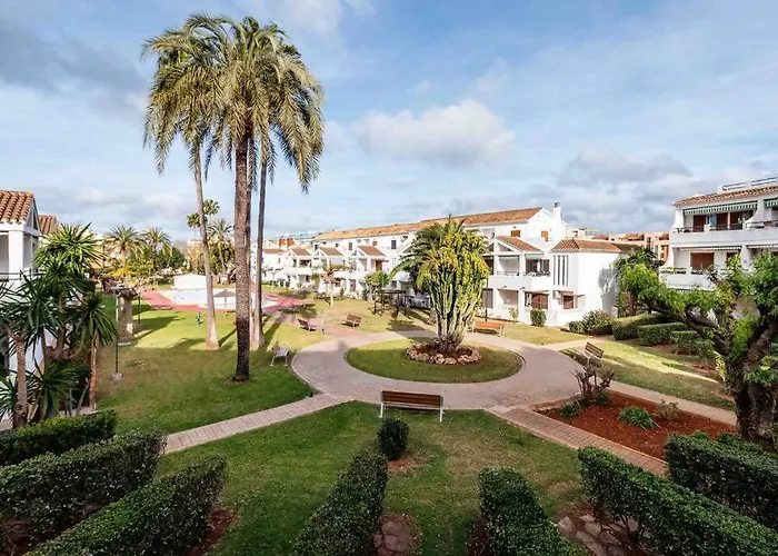 Mare Nostrum Junto A La Marina