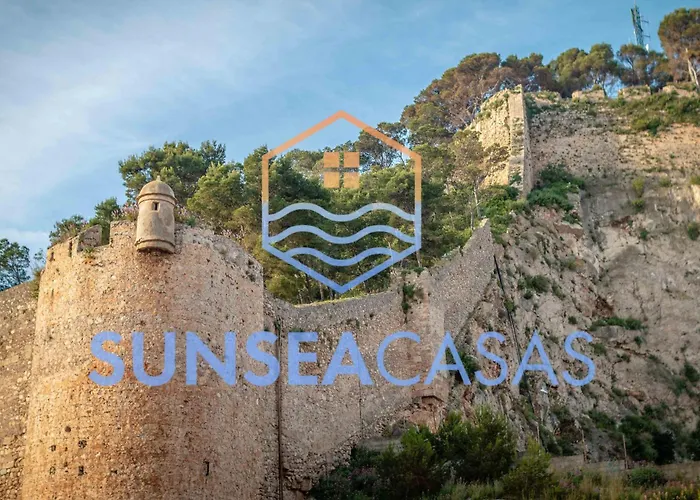 Mare Nostrum Junto A La Marina